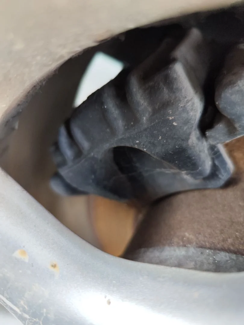 Foto de PINZA DE FRENO TRASERA DERECHA VOLKSWAGEN PASSAT BERLINA (3B2) 1.9 TDI (116 CV / 85 KW) referencia 8E0615424