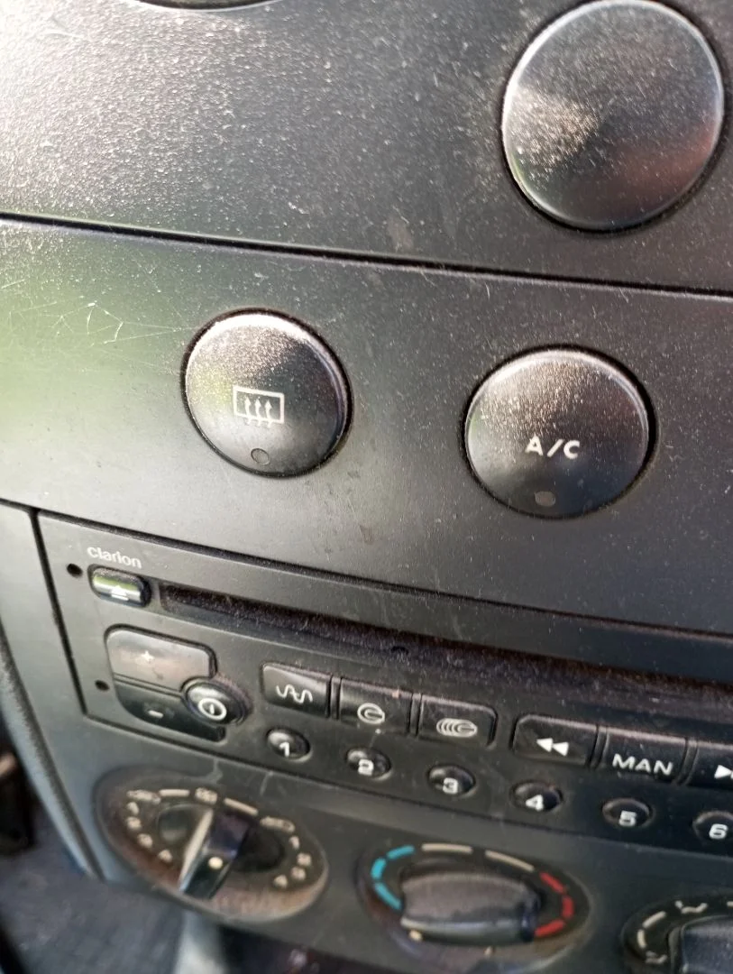 Foto de INTERRUPTOR CITROEN BERLINGO 1.9 Diesel (69 CV / 51 KW)