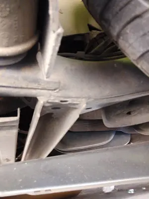 Foto de PUENTE TRASERO VOLKSWAGEN PASSAT BERLINA (3B3) 1.9 TDI (131 CV / 96 KW) referencia 8E0500051T foto 4