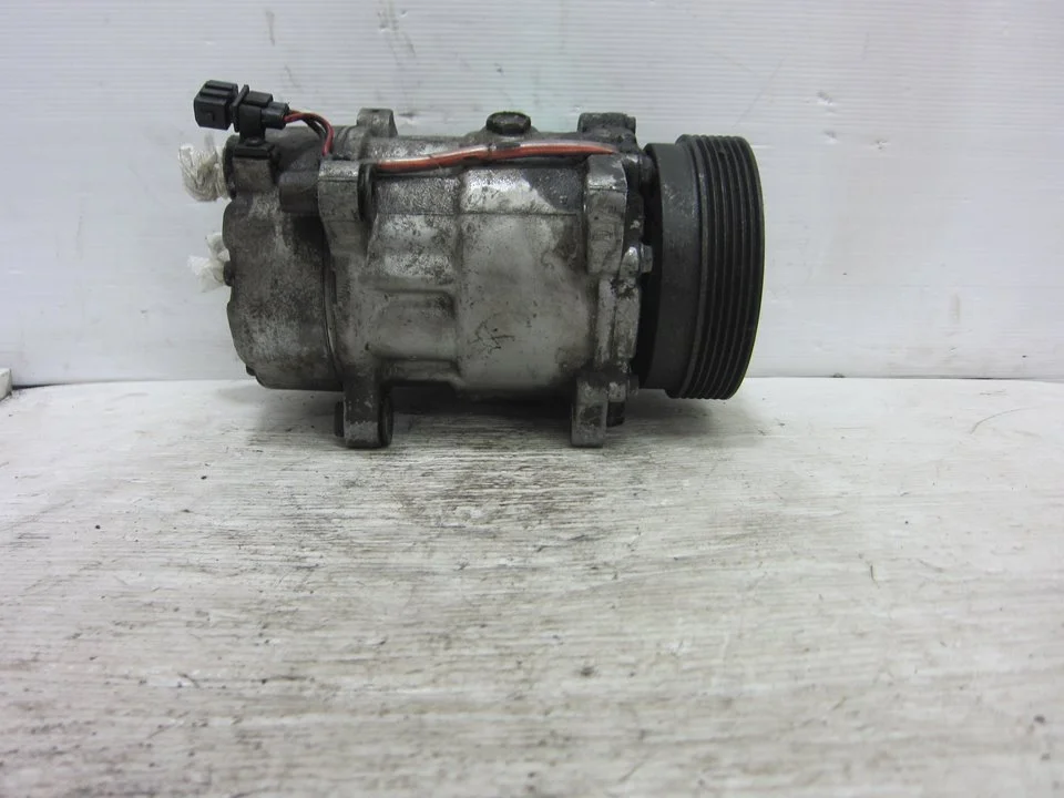 Foto de COMPRESOR AIRE ACONDICIONADO SEAT IBIZA (6K1) referencia 1H0820803D