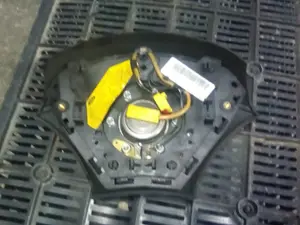Foto de AIRBAG DELANTERO IZQUIERDO FORD FOCUS FAMILIAR (CAK) 1.8 TDDI Turbodiesel CAT (90 CV / 66 KW) referencia 98ABA042B85 foto 2
