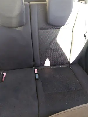 Foto de ASIENTOS TRASERO IZQUIERDO RENAULT CLIO III 1.4 16V (98 CV / 72 KW)