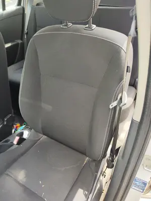 Foto de ASIENTO DELANTERO IZQUIERDO RENAULT CLIO III 1.2 16V (75 CV / 55 KW) foto 2