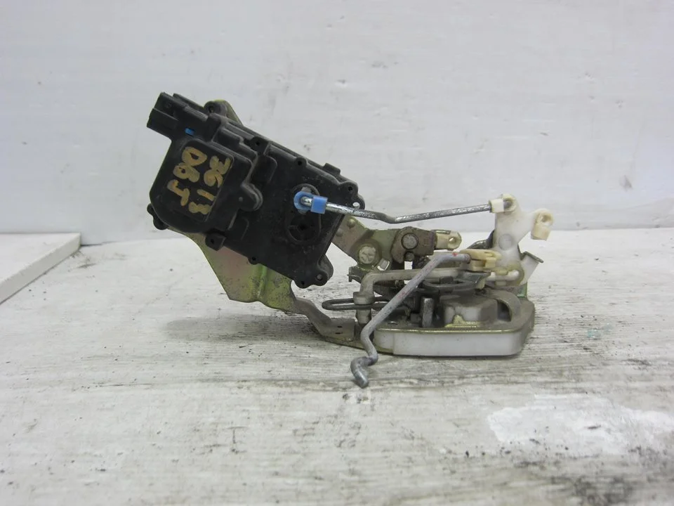 Foto de CERRADURA PUERTA TRASERA IZQUIERDA CHEVROLET MATIZ (2004) 0.8 CAT (52 CV / 38 KW)