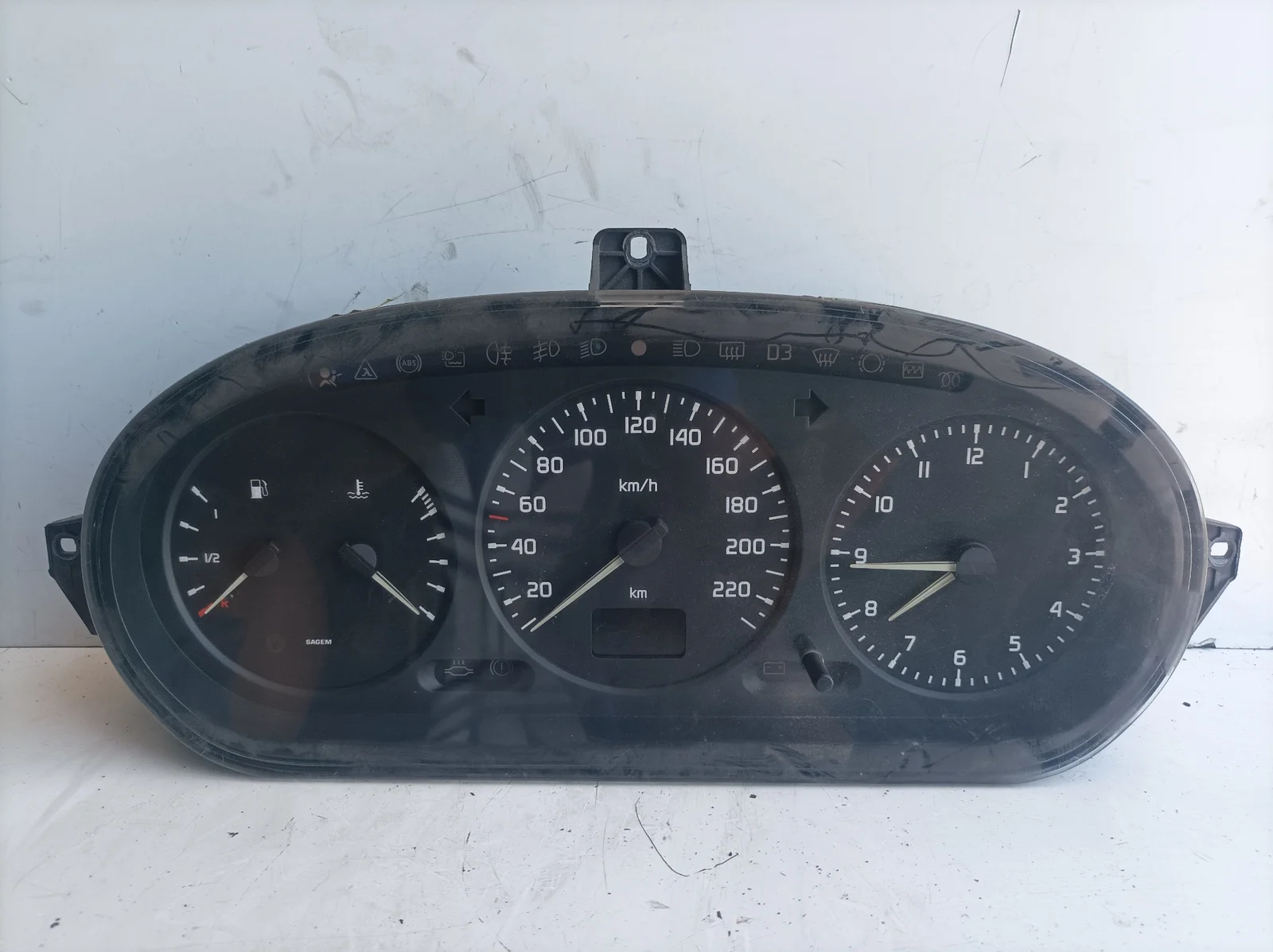 Foto de CUADRO INSTRUMENTOS RENAULT MEGANE I FASE 2 BERLINA (BA0) 1.9 Diesel (64 CV / 47 KW) referencia 215781612