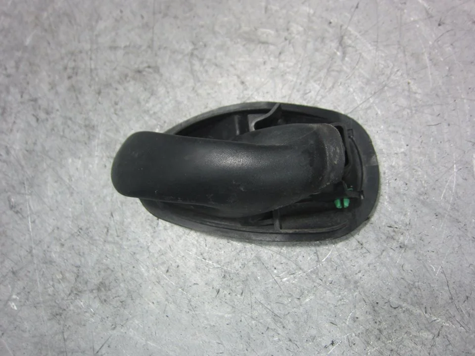 Foto de MANETA INTERIOR DELANTERA DERECHA FIAT SEICENTO (187) 0.9 CAT (39 CV / 29 KW) referencia 0735245377