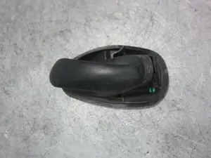 Foto de MANETA INTERIOR DELANTERA DERECHA FIAT SEICENTO (187) 0.9 CAT (39 CV / 29 KW) referencia 0735245377