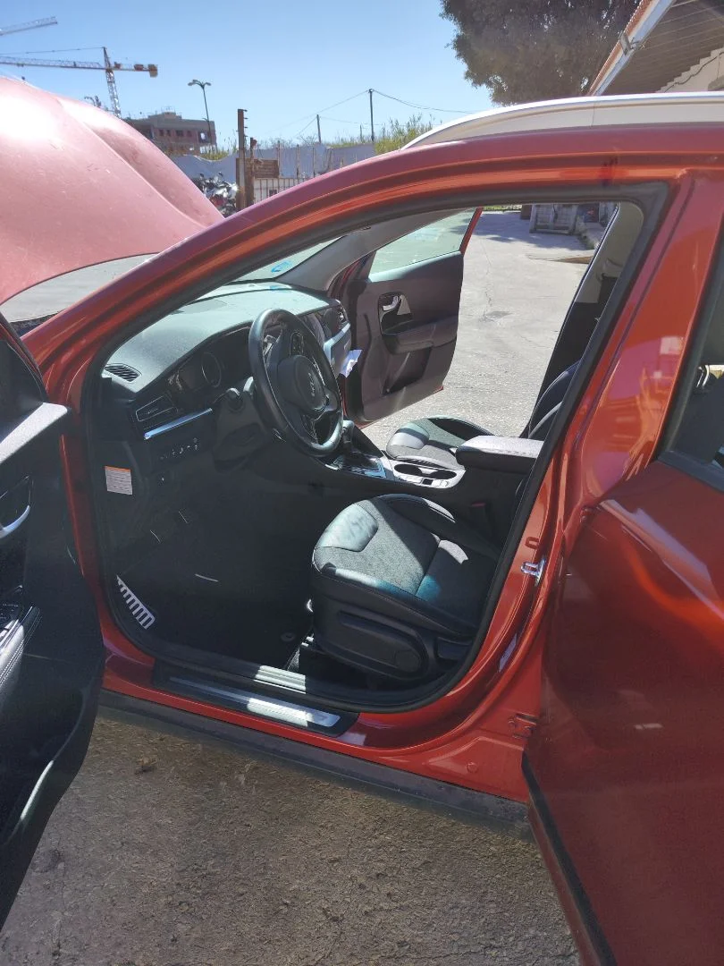 Foto de GOMAS CONTORNO PUERTA KIA NIRO (SG2) Híbrido 104 kW (1.6 Ltr. - 77 kW) (141 CV / 104 KW) referencia 82860G5000