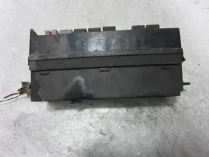 Foto de CAJA RELES / FUSIBLES LAND ROVER RANGE ROVER SPORT 2.7 Td V6 CAT (190 CV / 140 KW) referencia YMB507280A foto 3