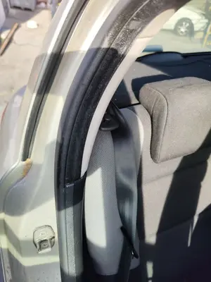 Foto de CINTURON SEGURIDAD TRASERO DERECHO PEUGEOT 207 1.4 HDi (68 CV / 50 KW)