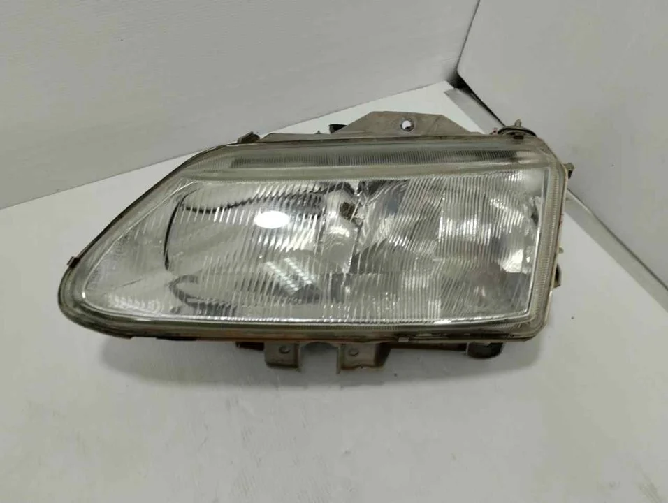Foto de FARO IZQUIERDO RENAULT ESPACE /GRAND ESPACE (JE0) 2.0 Ltr. - 83.5 kW CAT (114 CV / 84 KW) referencia 0492705