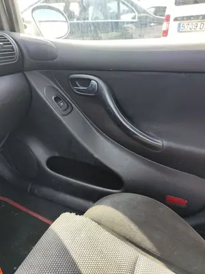 Foto de ELEVALUNAS DELANTERO DERECHO SEAT LEON (1M1) 1.9 TDI (90 CV / 66 KW)