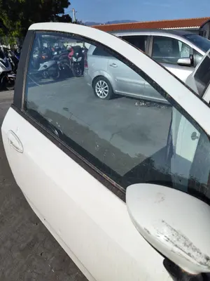 Foto de LUNA DELANTERA DERECHA FIAT GRANDE PUNTO (199) 1.4  (95 CV / 70 KW) referencia 0051869135
