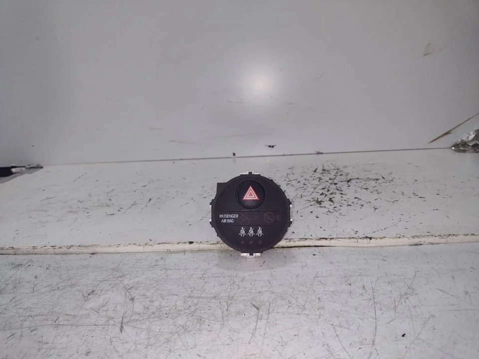 Foto de WARNING TOYOTA YARIS (P13) 1.5 16V CAT (Híbrido) (75 CV / 55 KW) referencia 839500D080