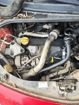 Foto de MOTOR COMPLETO RENAULT CLIO III 1.5 dCi Diesel CAT (86 CV / 63 KW) referencia K9KT7 foto 3