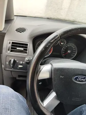 Foto de VOLANTE FORD FOCUS C-MAX (CAP)(2003) 1.8 TDCi Turbodiesel CAT (116 CV / 85 KW) referencia 1302507 foto 5