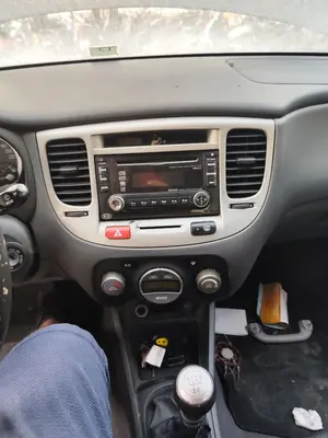 Foto de CONSOLA CENTRAL KIA RIO (JB) 1.5 CRDi (110 CV / 81 KW)
