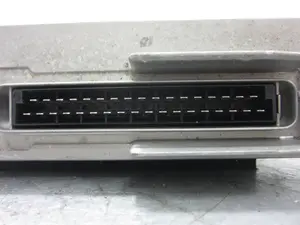 Foto de CENTRALITA ABS AUDI 100 AVANT (C4) 2.3 (133 CV / 98 KW) referencia 0265100037 foto 2