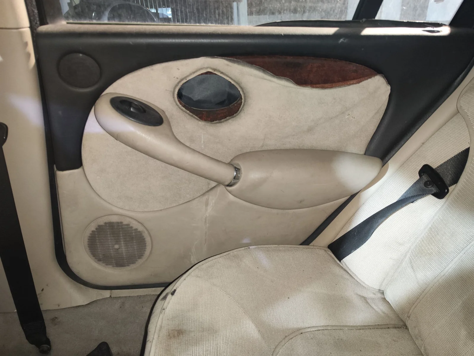 Foto de GUARNECIDO PUERTA TRASERA DERECHA MG ROVER ROVER 75 (RJ) 2.0 16V CDT (116 CV / 85 KW) referencia ELB109300 FKZ