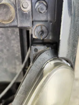 Foto de FARO IZQUIERDO OPEL CORSA D 1.3 16V CDTI (75 CV / 55 KW) foto 2