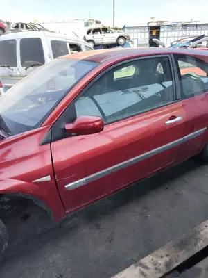 Foto de PUERTA DELANTERA IZQUIERDA RENAULT MEGANE II BERLINA 3P 1.9 dCi Diesel (120 CV / 88 KW) referencia 7751474349 foto 2