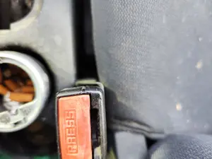 Foto de ENGANCHE CINTURON DELANTERO DERECHO CITROEN C3 1.4  (73 CV / 54 KW)