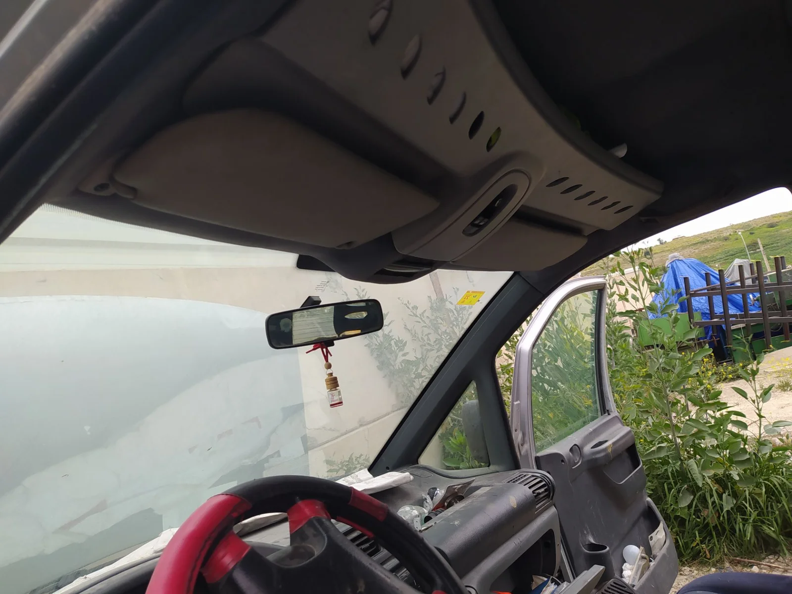Foto de PARASOL IZQUIERDO PEUGEOT EXPERT FURGÓN COMFORT (1995) 2.0 HDi (109 CV / 80 KW)