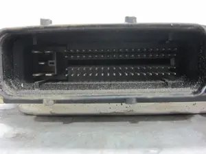 Foto de CENTRALITA MOTOR UCE SEAT IBIZA (6L1) 1.4 TDI CAT (BNM) (69 CV / 51 KW) referencia 045906019BS foto 3