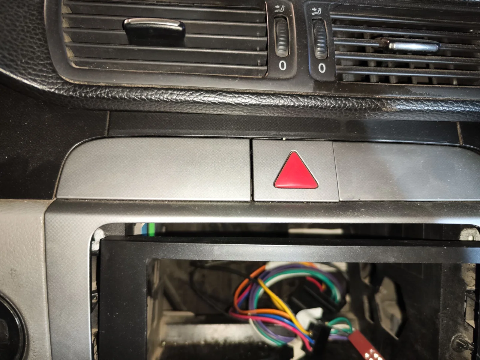 Foto de WARNING VOLKSWAGEN PASSAT BERLINA (3C2) 2.0 TDI (140 CV / 103 KW) referencia 3C0953509