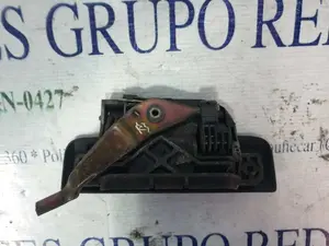 Foto de MANETA EXTERIOR DELANTERA IZQUIERDA PEUGEOT 106 (S2) referencia 9612184277 foto 2