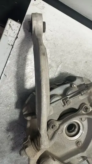 Foto de BRAZO SUSPENSION INFERIOR DELANTERO IZQUIERDO TESLA MODEL 3 eléctrico 258 kW (cont. 153 kW) (350 CV / 258 KW) referencia 1044354-00-A foto 2