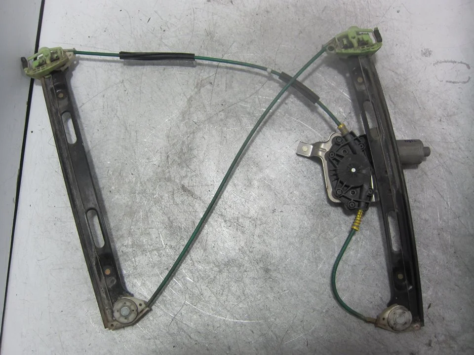Foto de ELEVALUNAS DELANTERO DERECHO BMW SERIE 3 COMPACTO (E46) M47N204D4 referencia 8251350