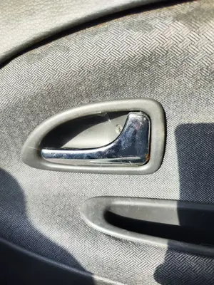 Foto de MANETA INTERIOR DELANTERA DERECHA VOLVO S40 BERLINA 1.6 CAT (109 CV / 80 KW) referencia 30632696