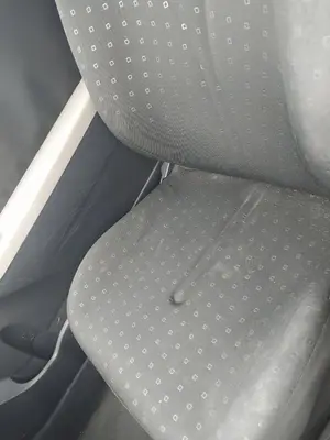 Foto de ASIENTO DELANTERO DERECHO TOYOTA YARIS (KSP9/SCP9/NLP9) 1.4 Turbodiesel CAT (90 CV / 66 KW)