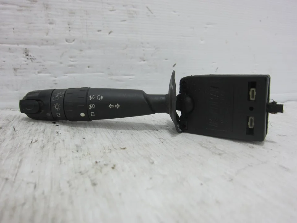 Foto de MANDO LUCES PEUGEOT 406 BERLINA (S1/S2) referencia 96251931ZL