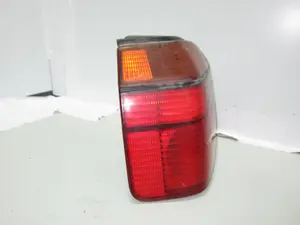 Foto de PILOTO TRASERO IZQUIERDO VOLKSWAGEN GOLF III (1H1)(11.1991) 1.9 TDI (90 CV / 66 KW) referencia 1H6945257 foto 6
