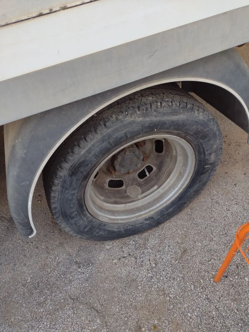 Foto de MANGUETA TRASERA IZQUIERDA IVECO DAILY FURGÓN 2.3 Diesel (97 CV / 71 KW)