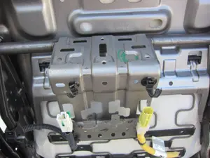 Foto de JUEGO ASIENTOS COMPLETO HYUNDAI I20 (GB) 1.2 16V CAT (84 CV / 62 KW) foto 15