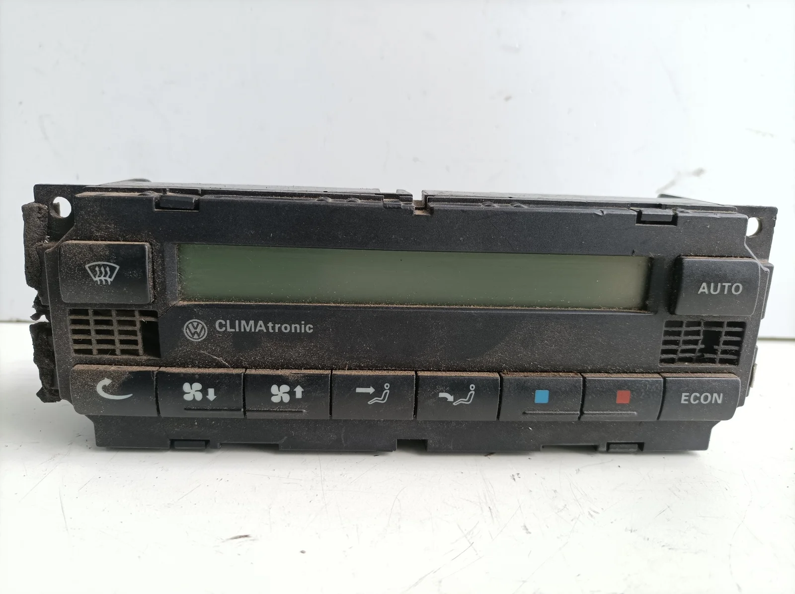 Foto de MANDO CLIMATIZADOR VOLKSWAGEN PASSAT BERLINA (3B3) referencia 9341706004