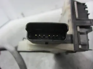 Foto de CERRADURA PUERTA DELANTERA IZQUIERDA CITROEN C4 BERLINA 1.6 HDi FAP (112 CV / 82 KW) referencia 9685351380 foto 2