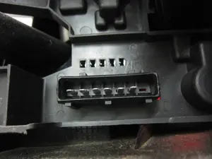 Foto de PILOTO TRASERO DERECHO CITROEN SAXO 1.4 (75 CV / 55 KW) referencia 2530 foto 4