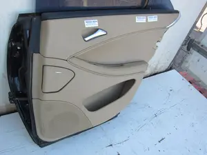 Foto de GUARNECIDO PUERTA TRASERA DERECHA MERCEDES-BENZ CLS (BM 219) 3.0 CDI CAT (224 CV / 165 KW) foto 2