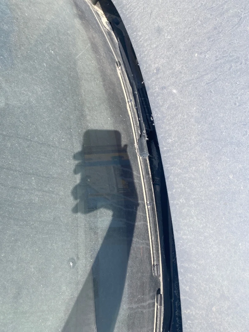 Foto de BRAZO LIMPIA DELANTERO IZQUIERDO PEUGEOT 208 (P2) 1.2 PureTech (74 CV / 55 KW) referencia 1640637080