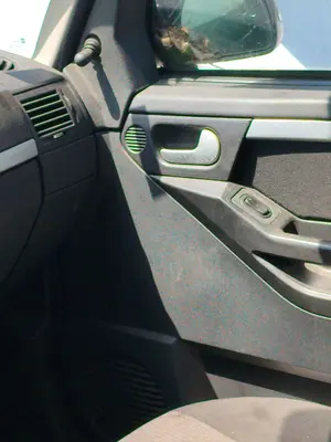 Foto de MANETA INTERIOR DELANTERA DERECHA OPEL MERIVA 1.7 16V DTI CAT (Y 17 DT / LR6) (75 CV / 55 KW)