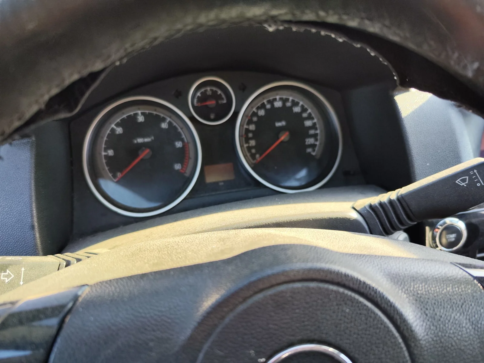 Foto de CUADRO INSTRUMENTOS OPEL ASTRA H TWIN TOP 1.9 16V CDTI CAT (Z 19 DTH / LRD) (150 CV / 110 KW)
