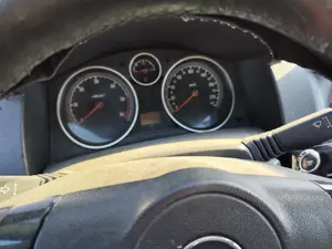 Foto de CUADRO INSTRUMENTOS OPEL ASTRA H TWIN TOP 1.9 16V CDTI CAT (Z 19 DTH / LRD) (150 CV / 110 KW)