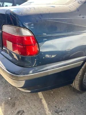 Foto de PARAGOLPES TRASERO BMW SERIE 5 TOURING (E39) 2.0 24V (150 CV / 110 KW) foto 3