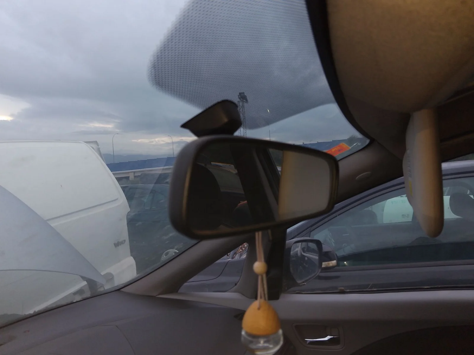 Foto de RETROVISOR INTERIOR MITSUBISHI GRANDIS (NA0W) 2.0 DI-D CAT (136 CV / 100 KW)
