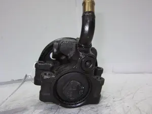 Foto de BOMBA DIRECCION FORD FOCUS BERLINA (CAK) referencia XS4E3A733AC foto 5