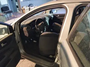 Foto de GOMAS CONTORNO PUERTA FORD FOCUS SPORTBREAK (CAP) 1.6 TDCi CAT (90 CV / 66 KW)